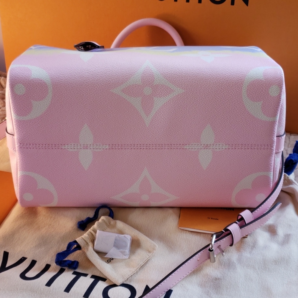 Louis Vuitton Escale Speedy 30 Giant Flower Monogram Pastel Pink Bag - Picture 4 of 12